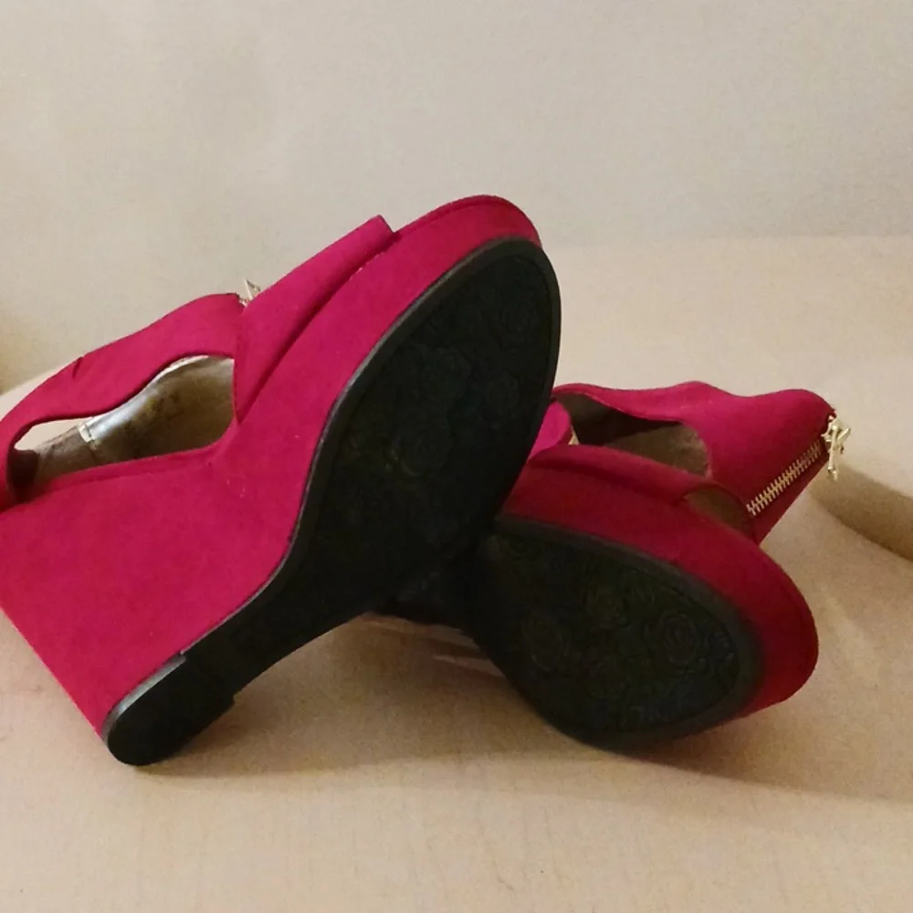 N/A stylish red